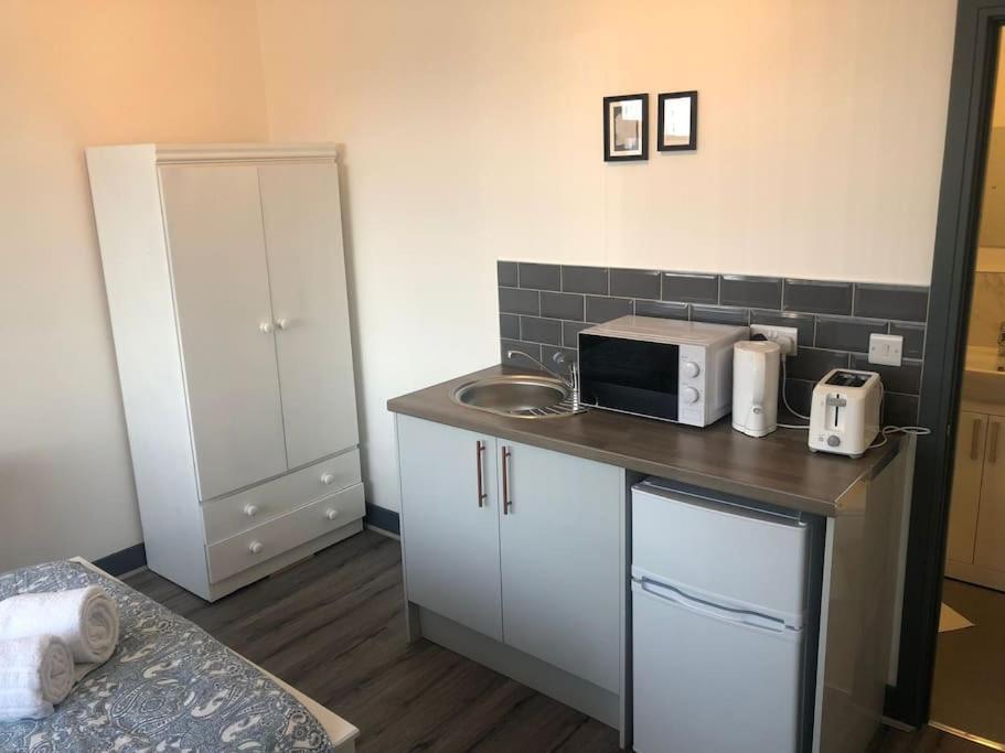 Newly Refurbished Studio, Great Location 8 Appart hôtel *
