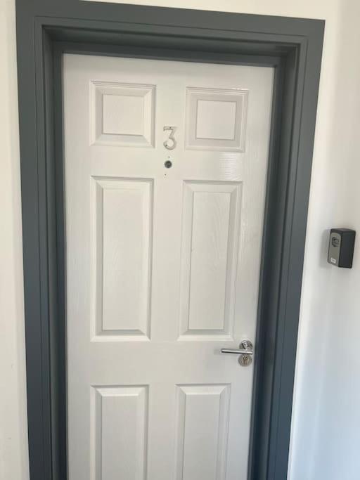 Newly Refurbished Studio, Great Location 8 Appart hôtel